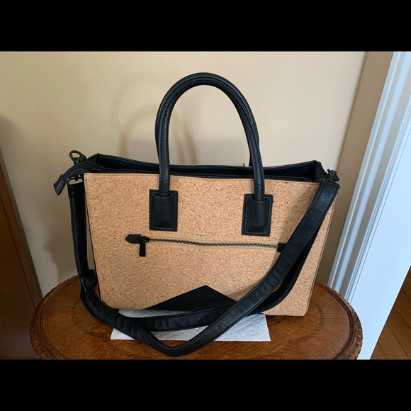 NEW - Vegan leather and cork Bag - Picture 2 of 5